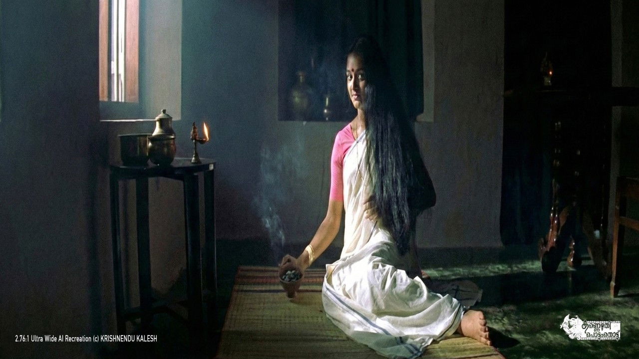 Kannezhuthi Pottum Thottu Background