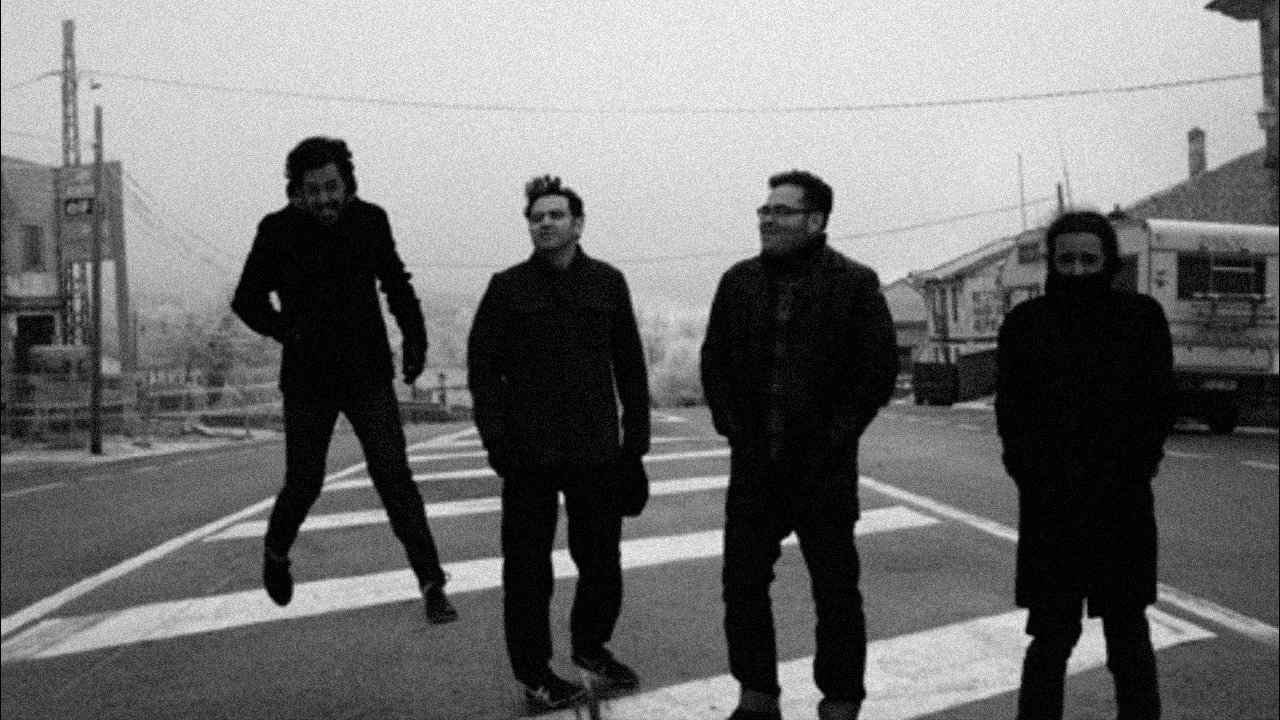 Seguir Siendo: Café Tacvba Background