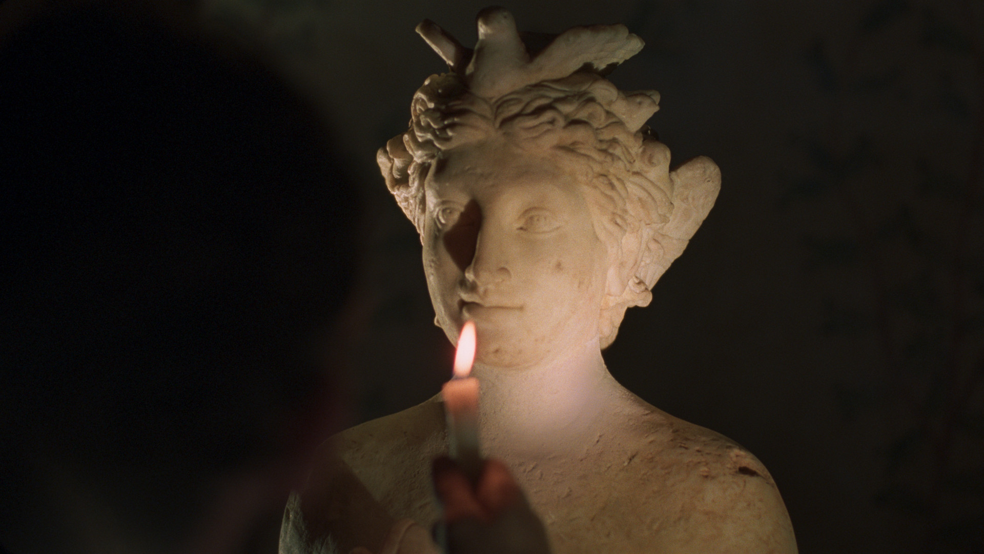 La Chimera Background