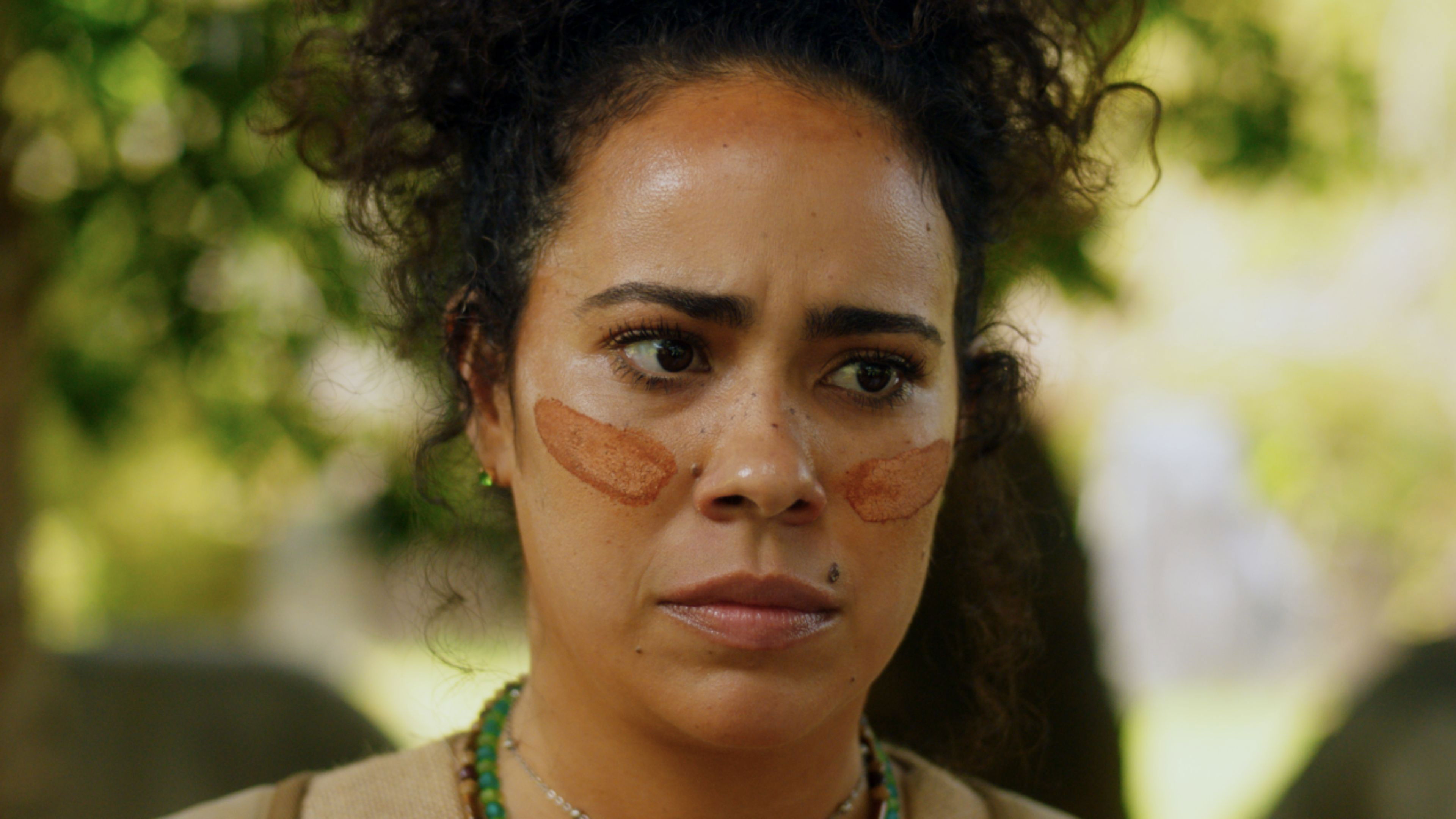 Mara Has Three Jobs in San Juan, Puerto Rico Background