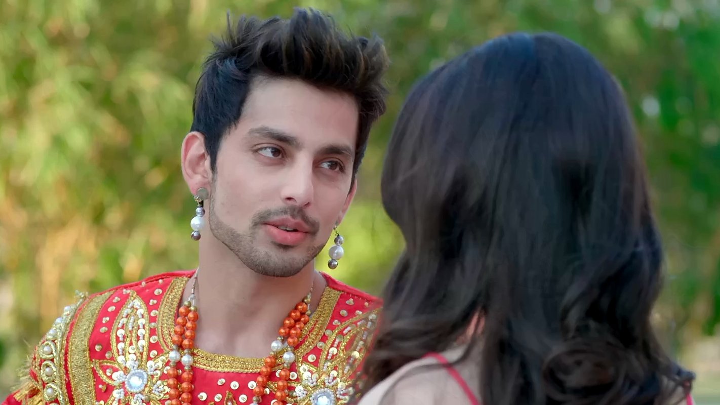 Sweetiee Weds NRI Background