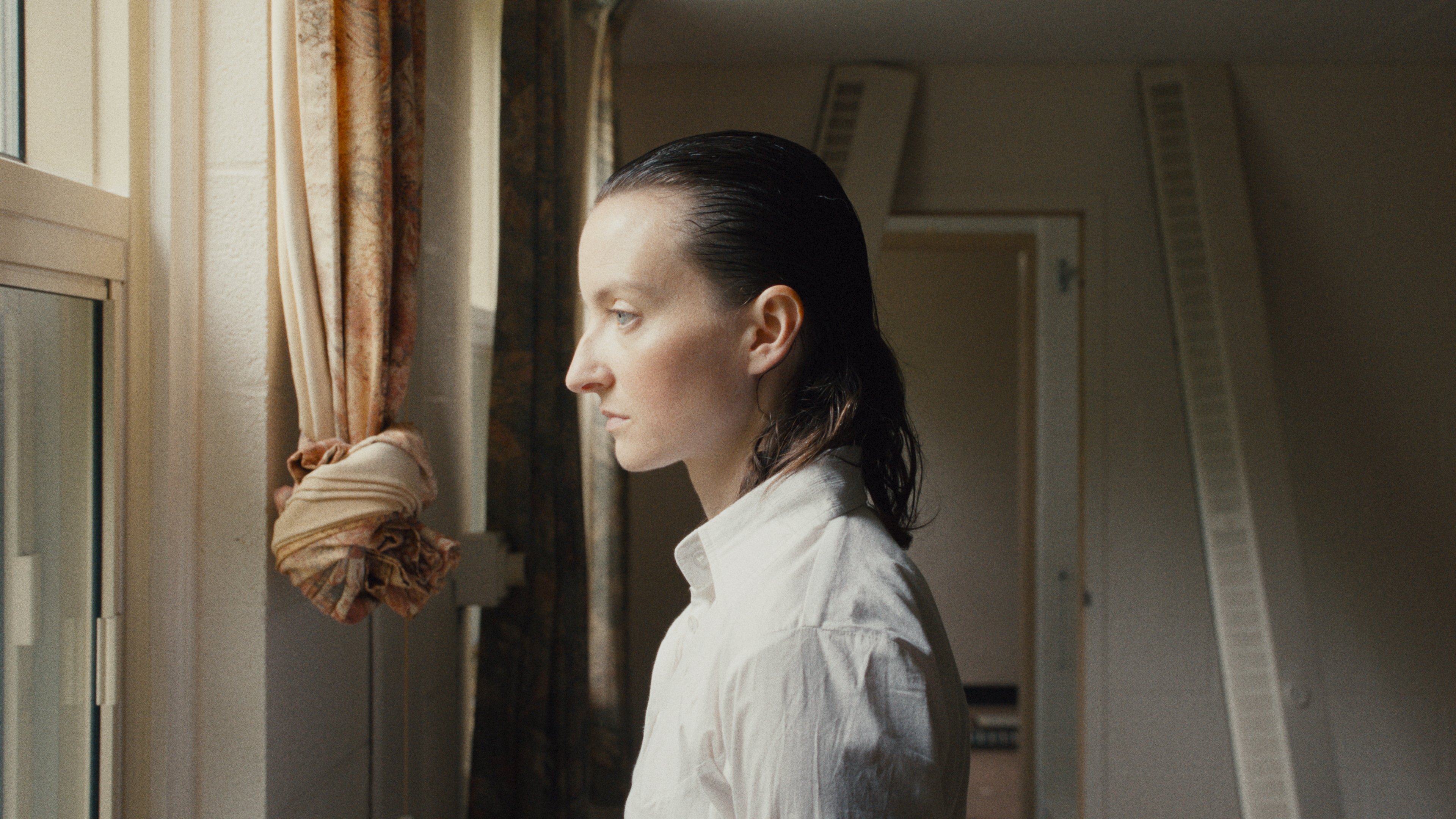 Mademoiselle Kenopsia Background