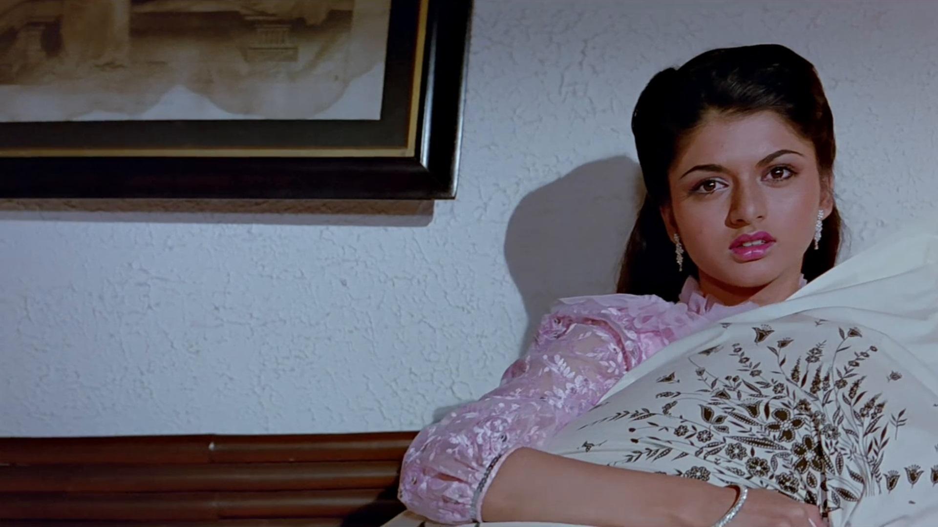 Maine Pyar Kiya Background