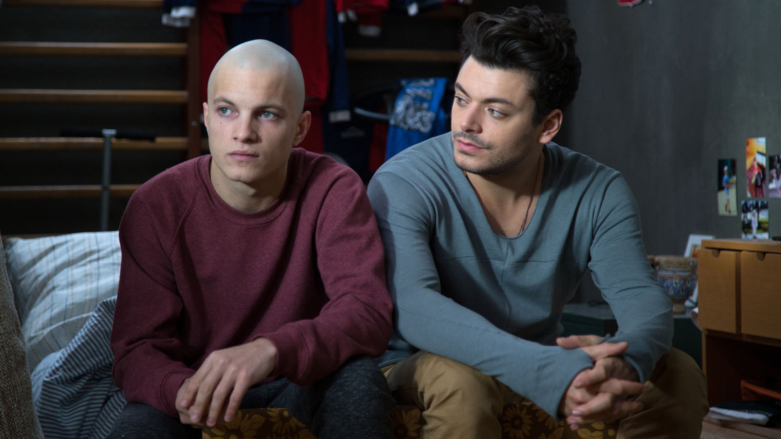 Public Friends Background