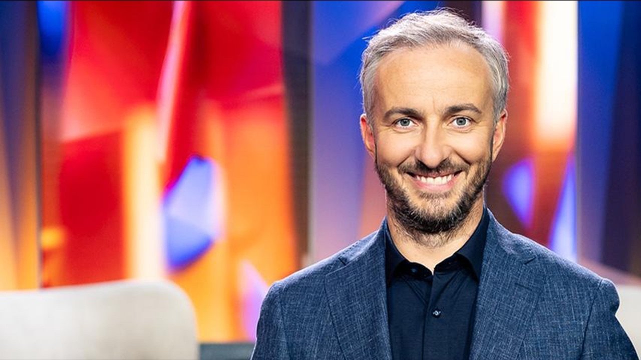 Lass dich überwachen! – Die PRISM IS A DANCER Show Background