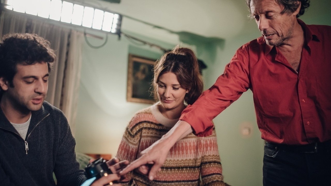 J'irai mourir dans les Carpates Background