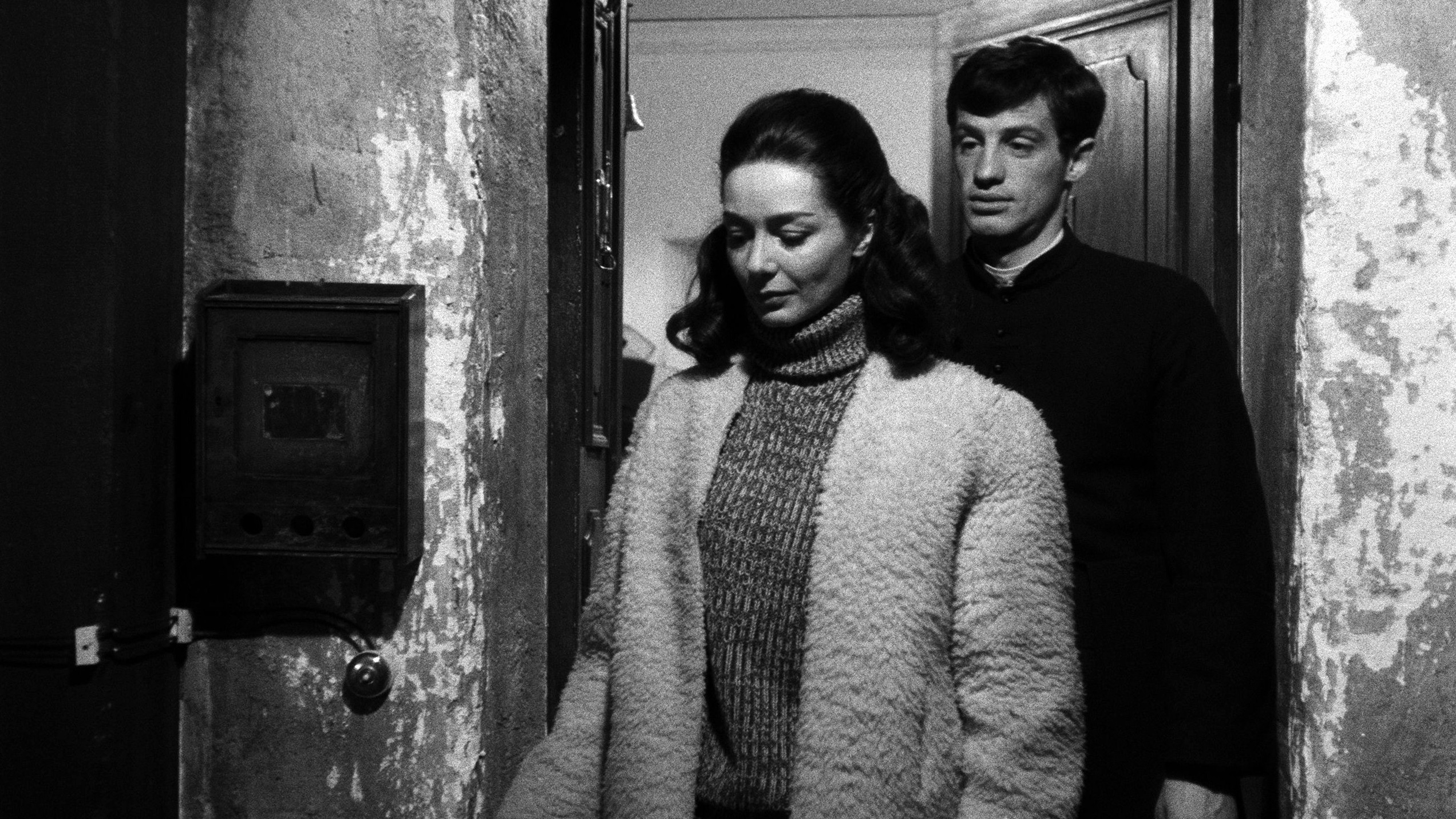 Léon Morin, Priest Background