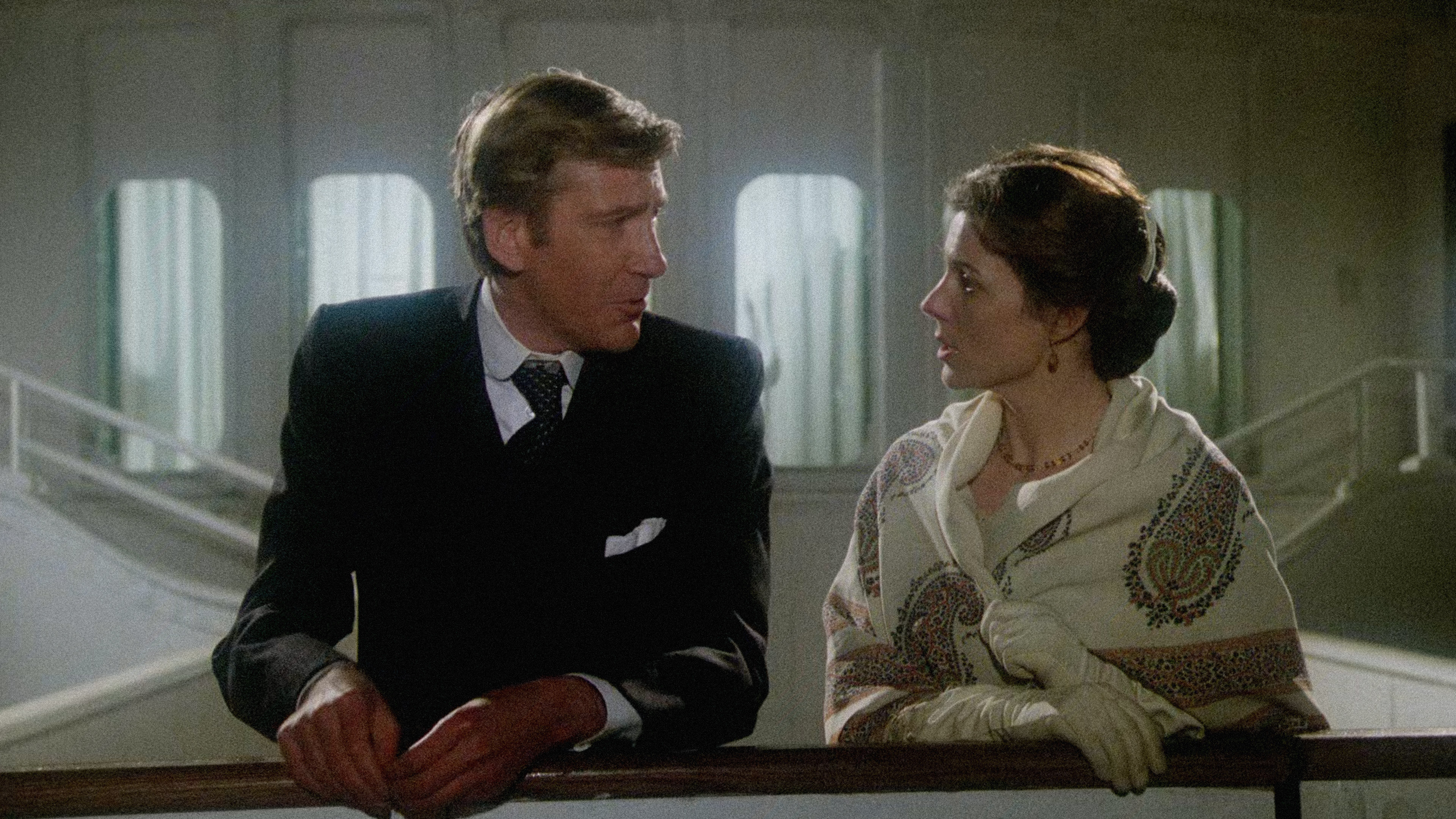 S.O.S. Titanic Background