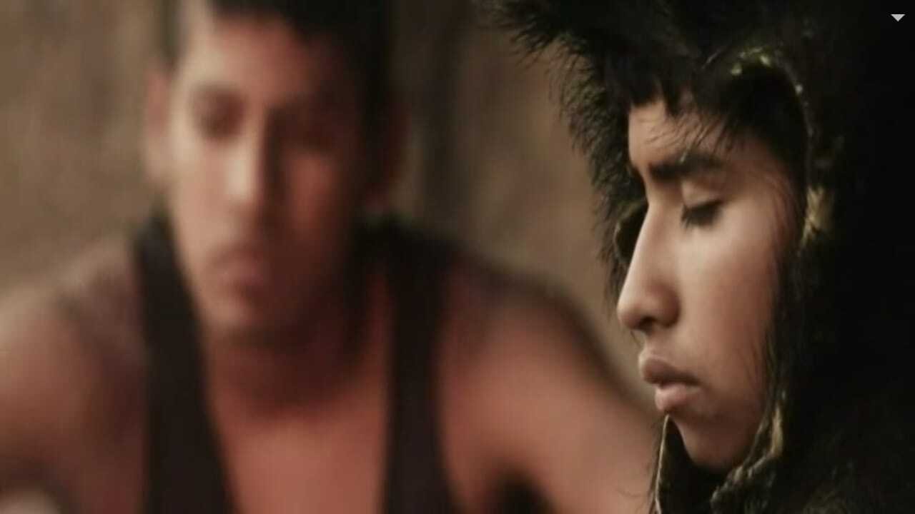 Los salvajes Background