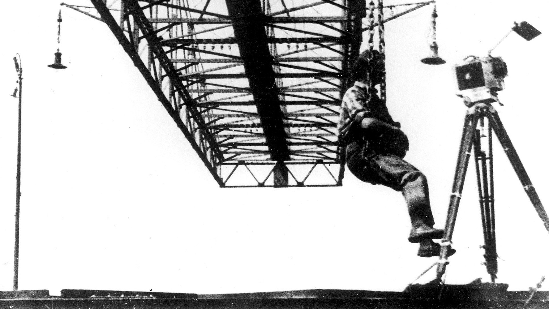 Kino-Pravda No. 16: Spring Pravda. A Lyrical View Newsreel Background