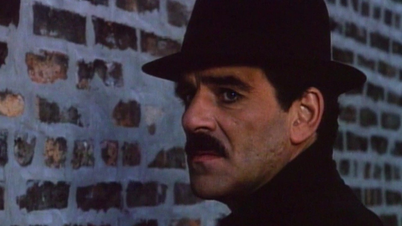 Crime Story: Pilot Background