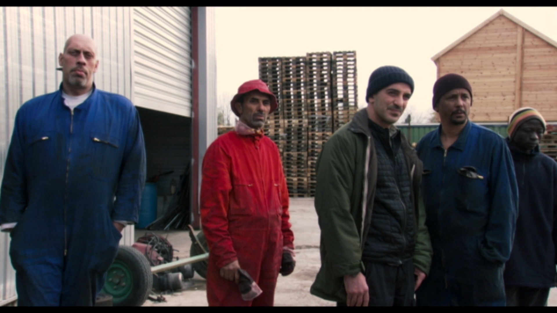 Dernier maquis Background