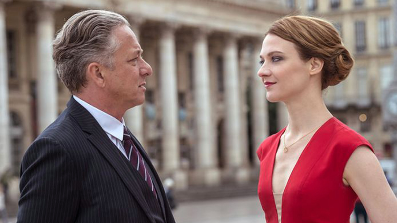 Né sous silence Background