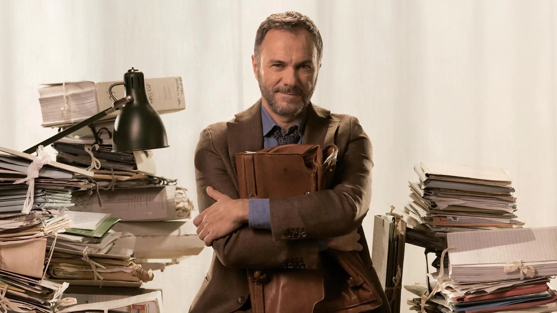 Vincenzo Malinconico, avvocato d'insuccesso Background