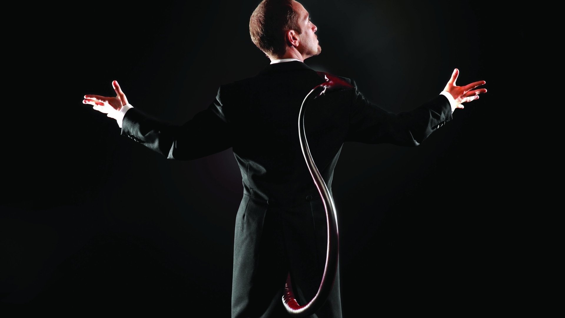 Derren Brown: Séance Background