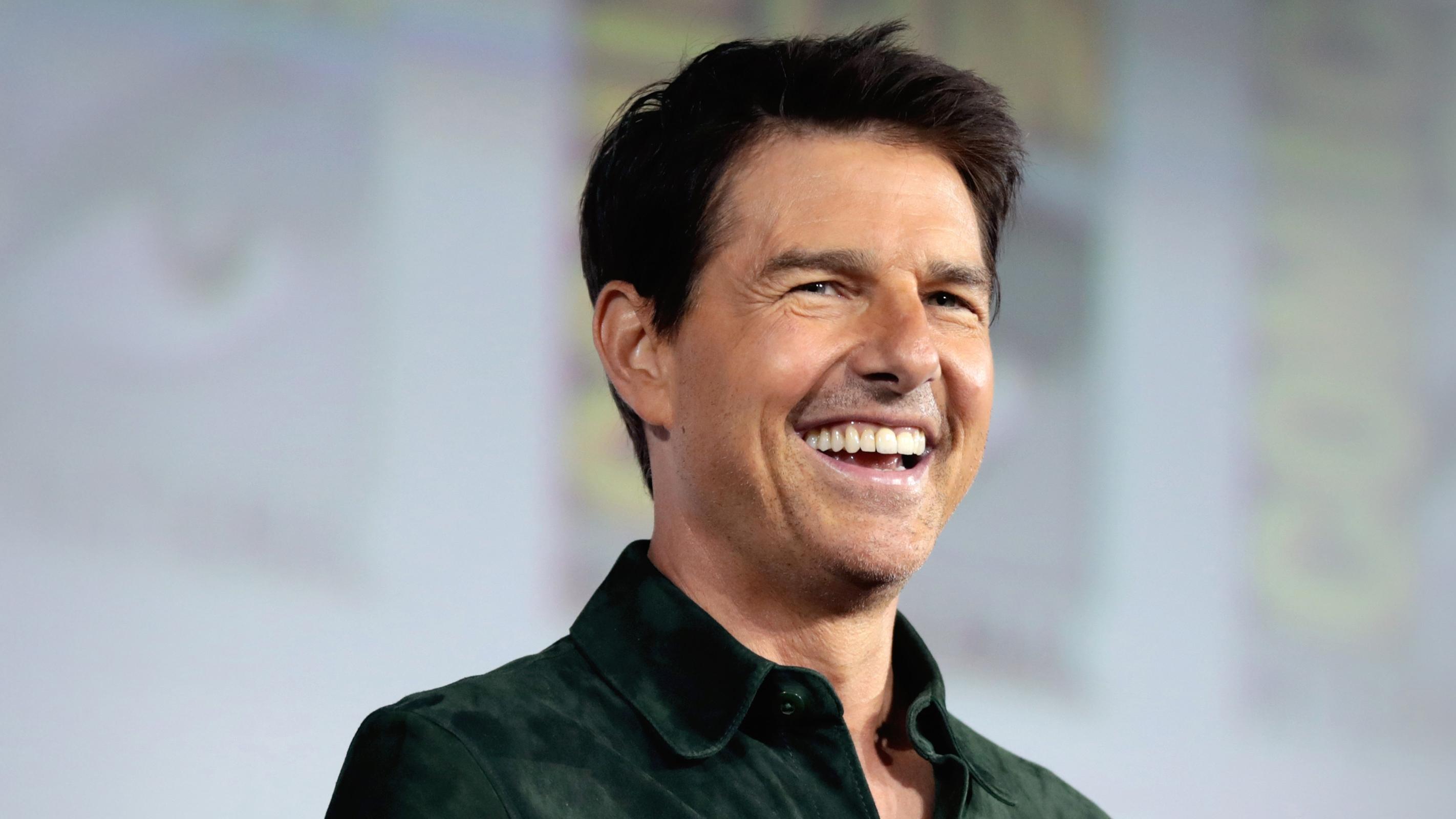 Tom Cruise: An Eternal Youth Background