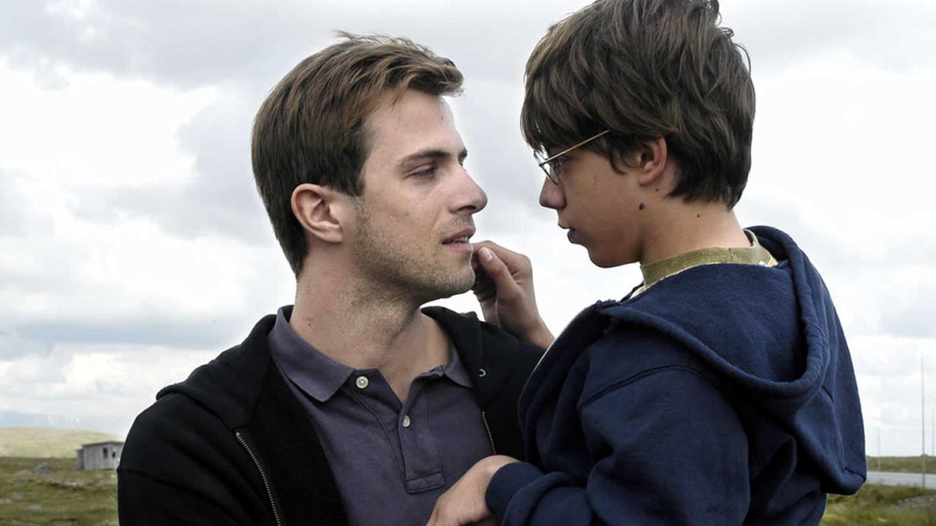 The Keys to the House Background