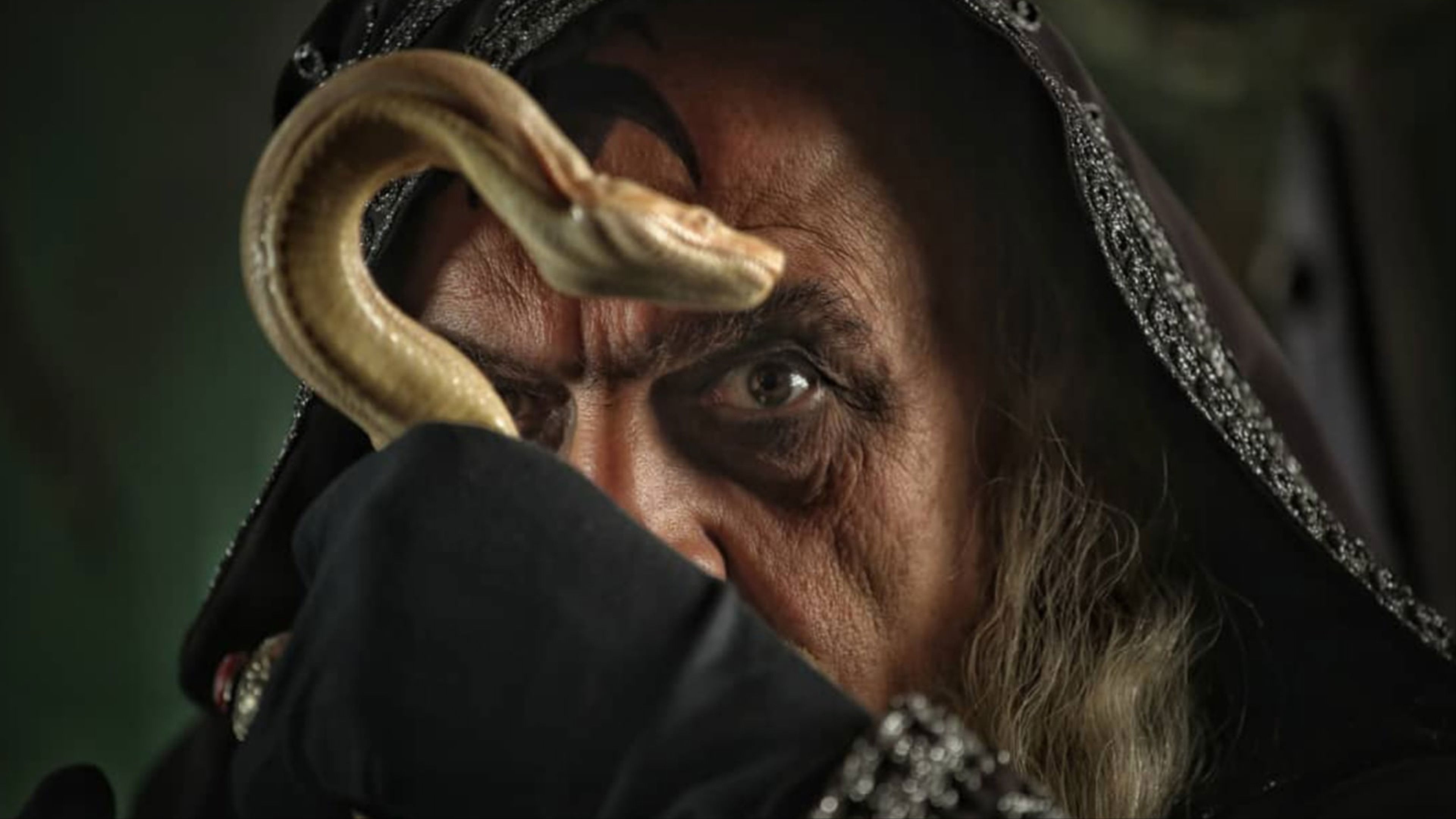 فرسان الظلام Background