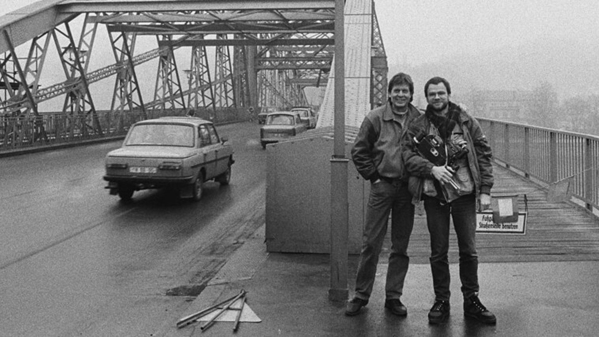 Deutschlandreise – Ein Roadmovie zwischen Gestern und Heute Background