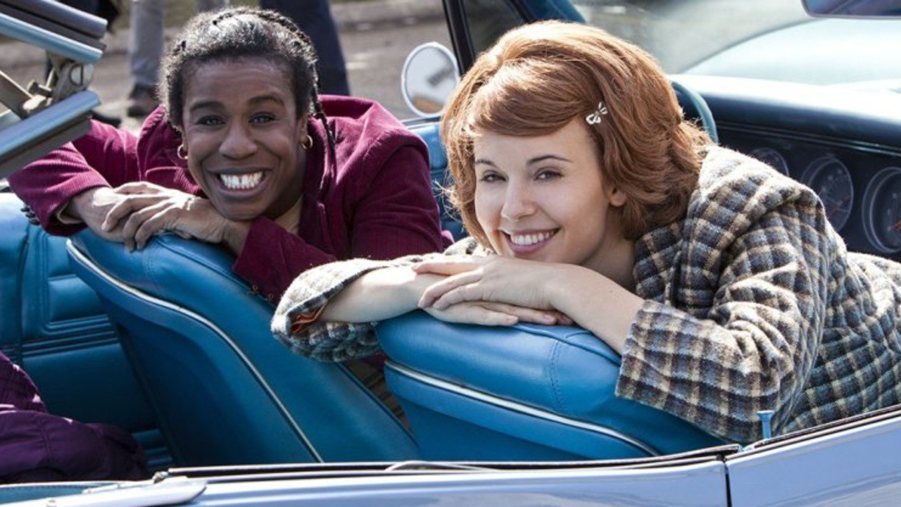 Showing Roots Background