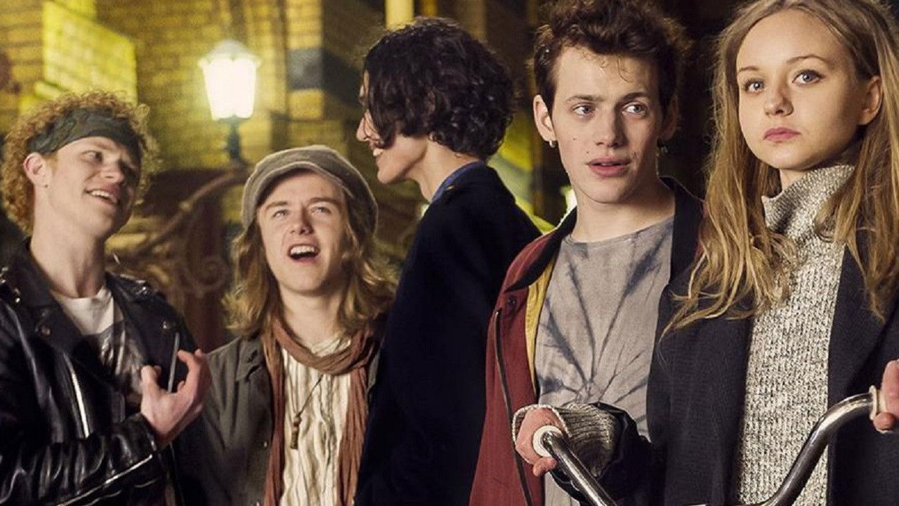 Viva Hate Background