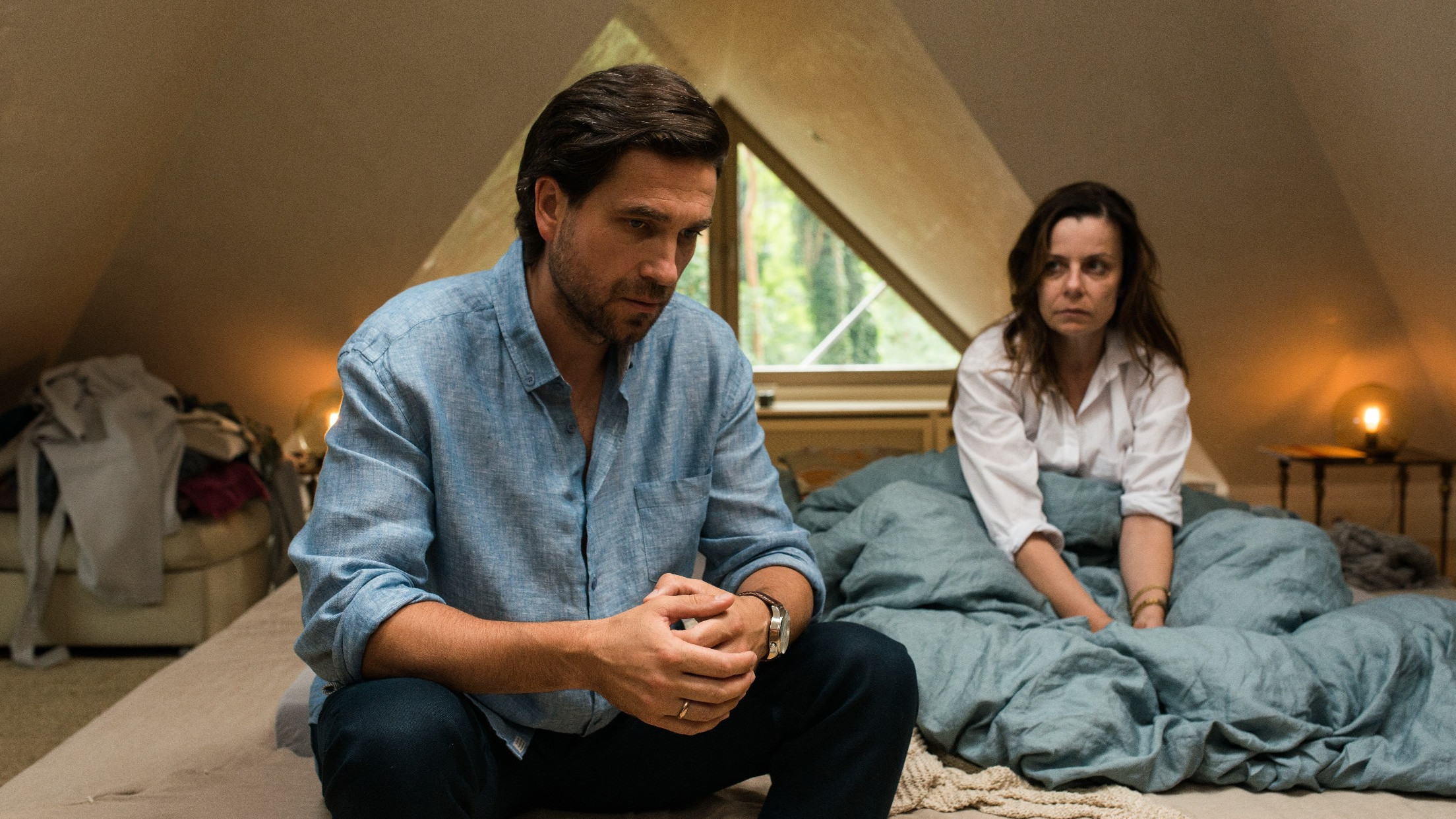 Playing Hard Background