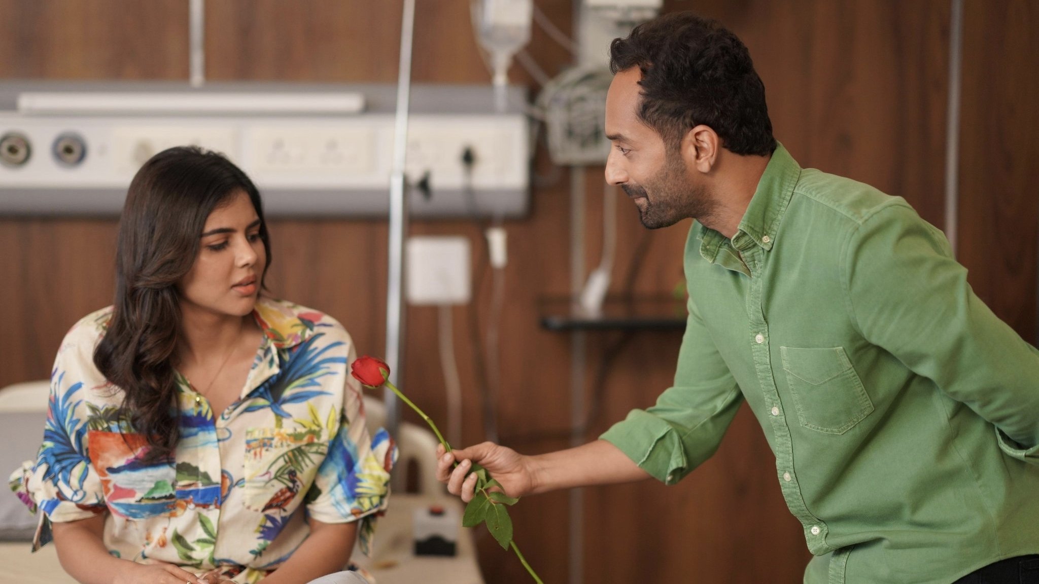 Odum Kuthira Chadum Kuthira Background