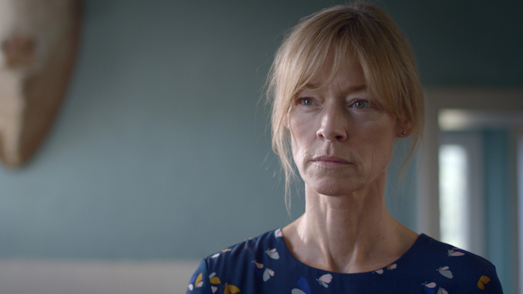 Darling.Sister Background