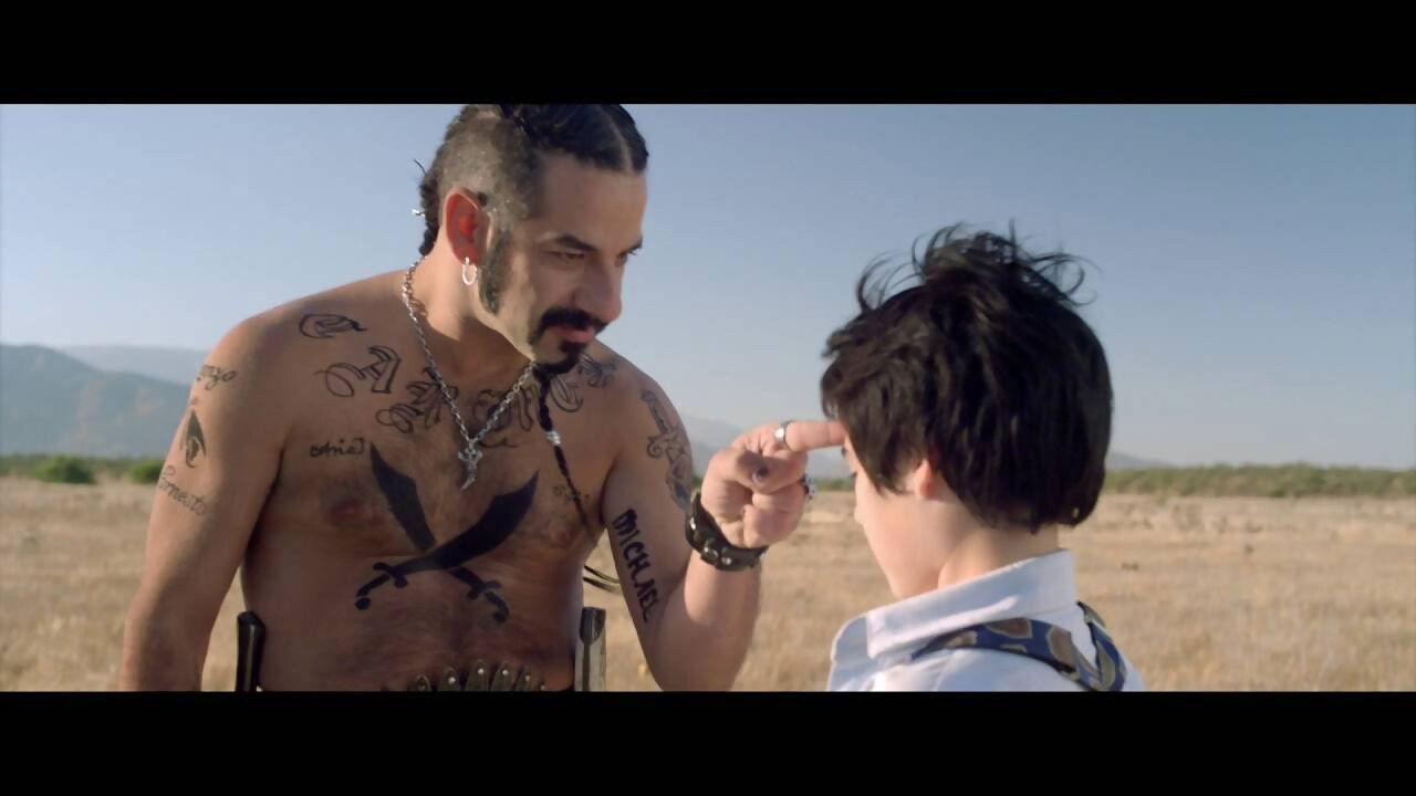 Un caballo llamado elefante Background