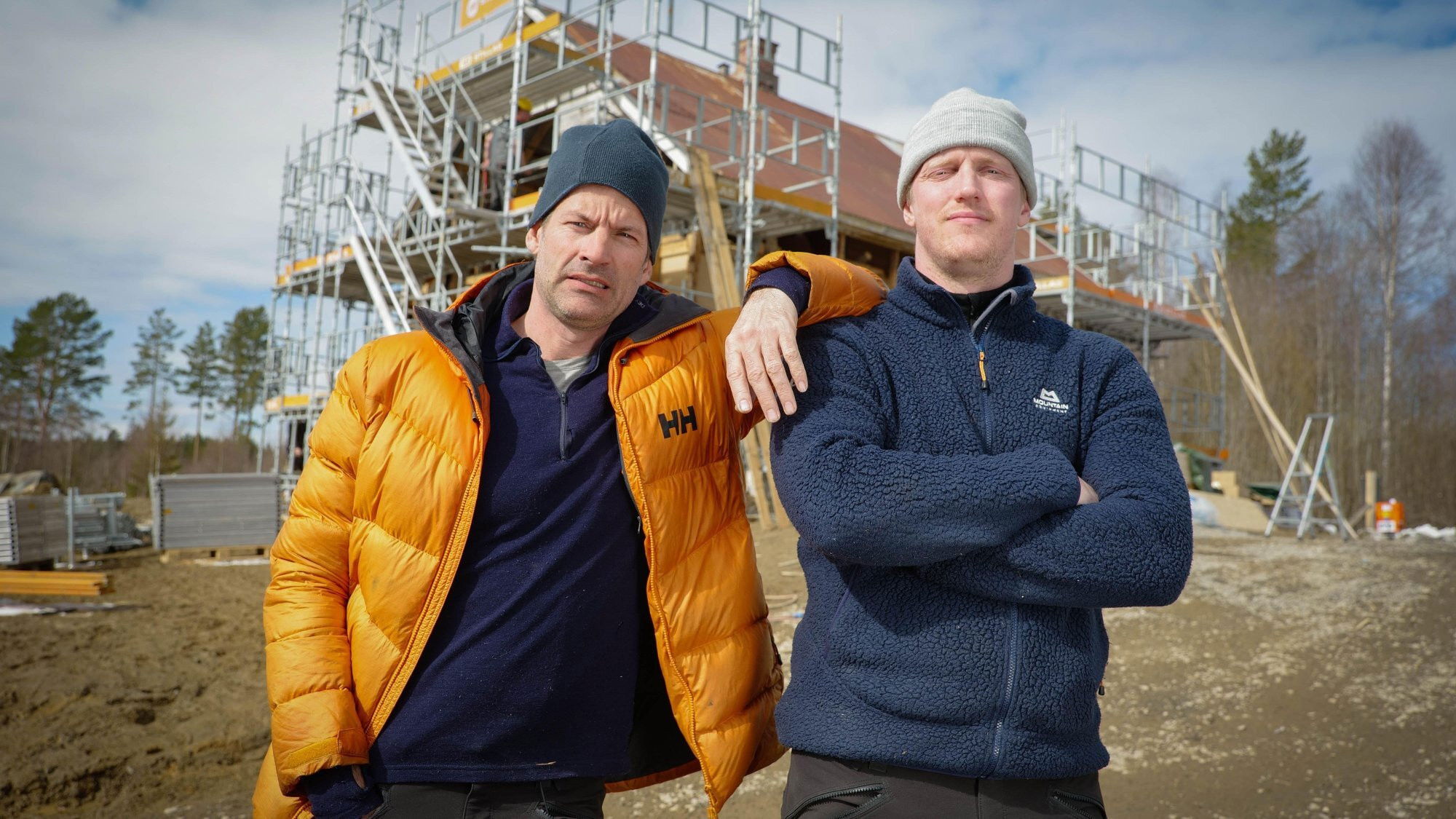 Folle og Almaas bygger hus Background