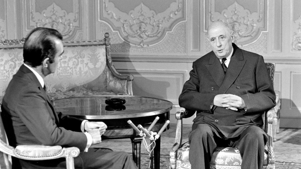 De Gaulle, le géant aux pieds d'argile Background