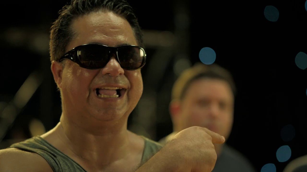 Los Domirriqueños 2 Background