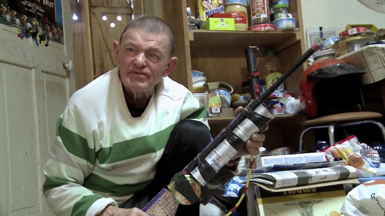 André et les martiens Background