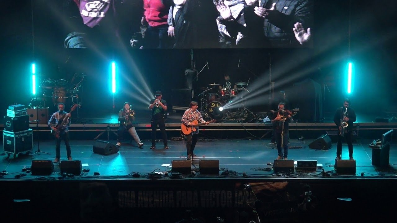 Sol y Lluvia - Estadio Victor Jara - Santiago, Chile 2005 Background