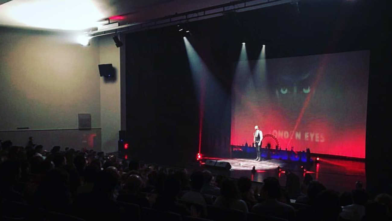 Rui Sinel de Cordes: London Eyes Background