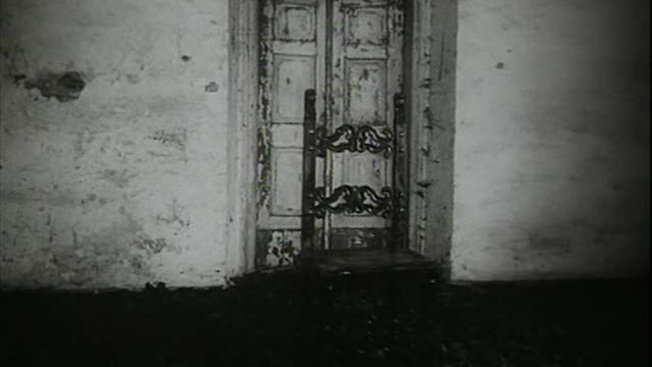 The Fall of the House of Usher Background