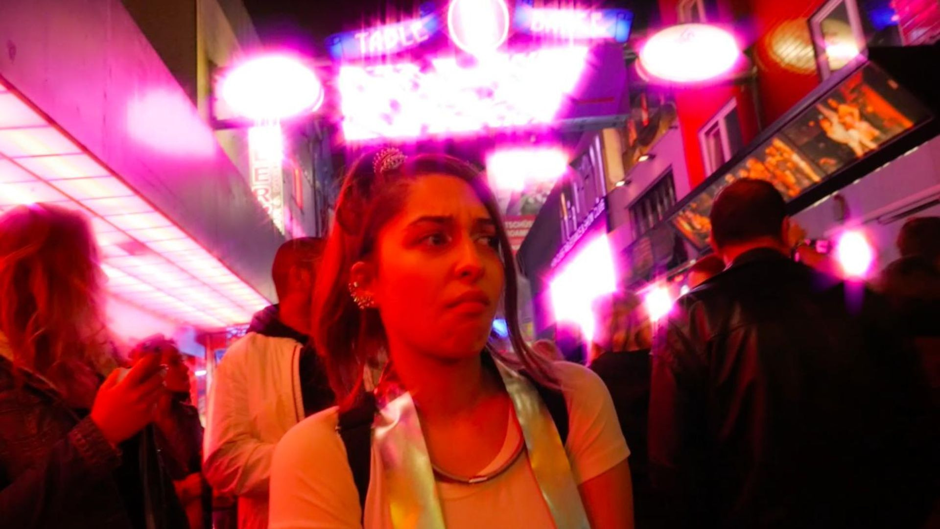 Leon Must Die Background