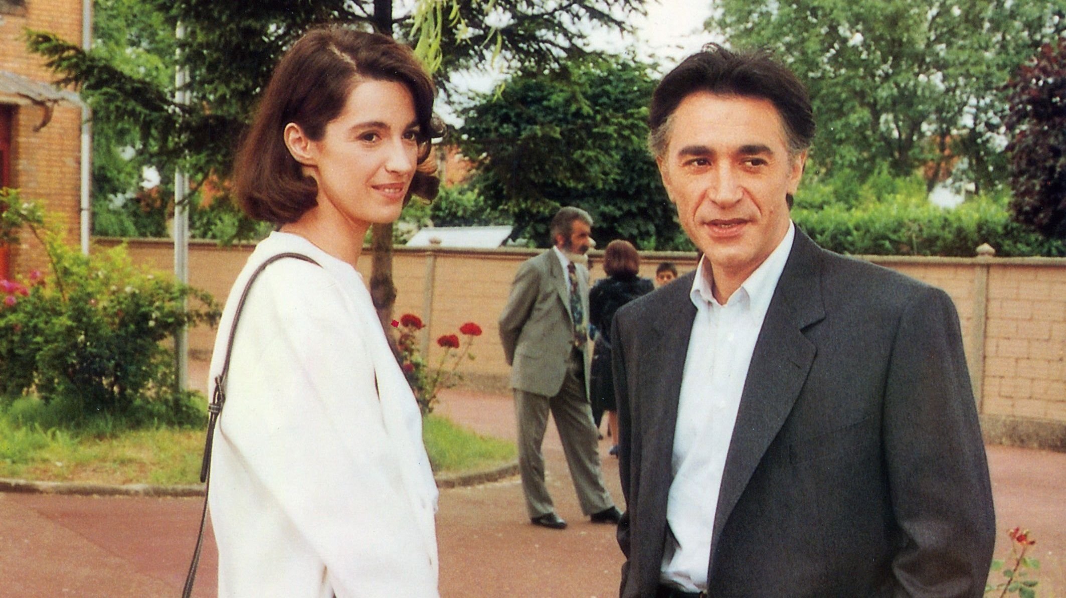 588 rue Paradis Background