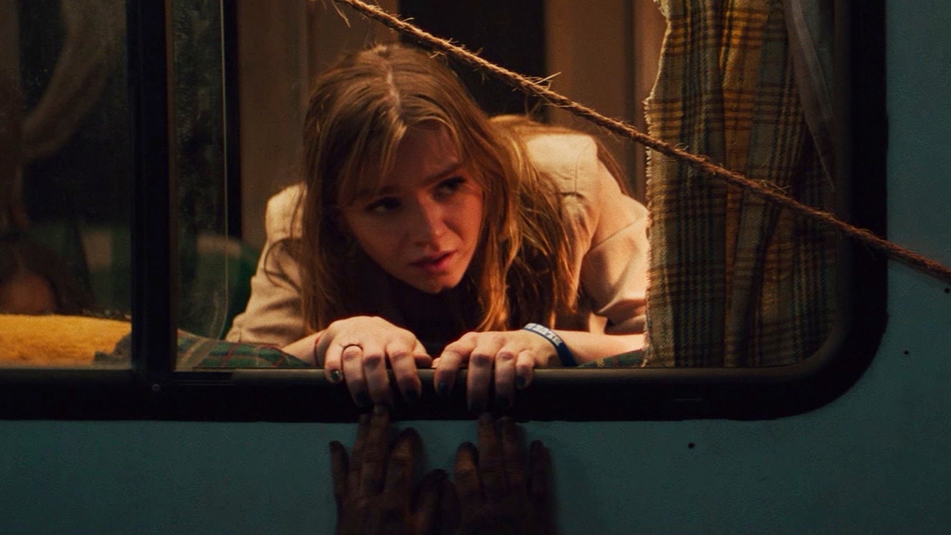 Don't Turn Out the Lights Background