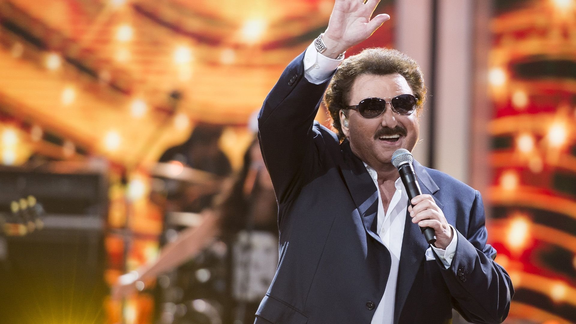 Krzysztof Krawczyk – całe moje życie Background