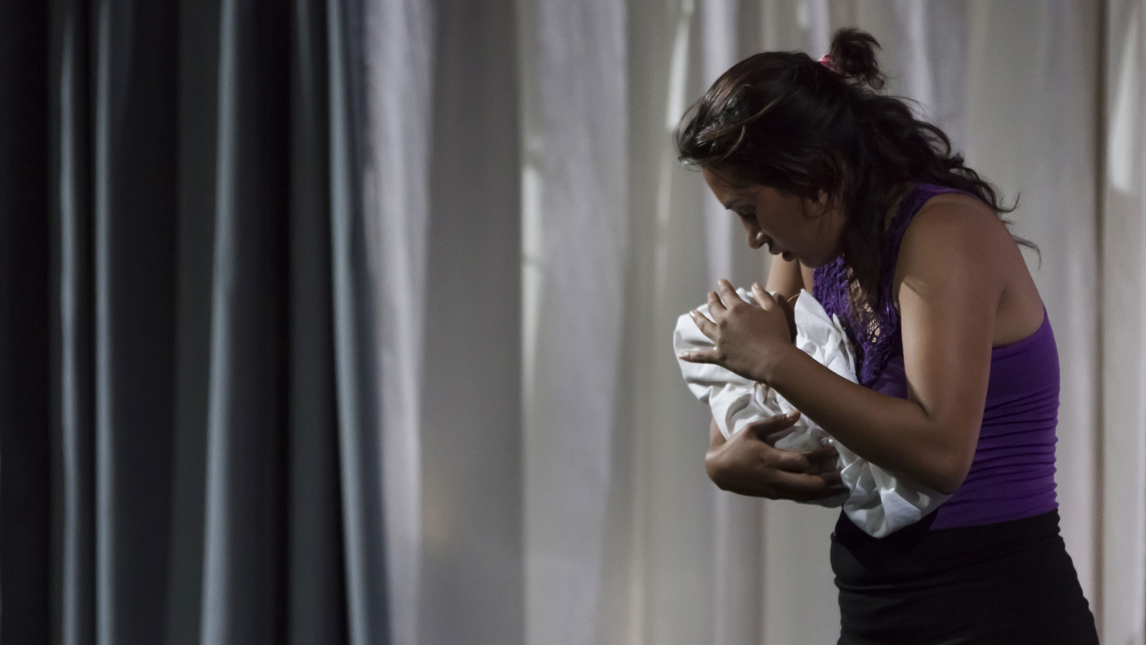 Cachada: La oportunidad Background