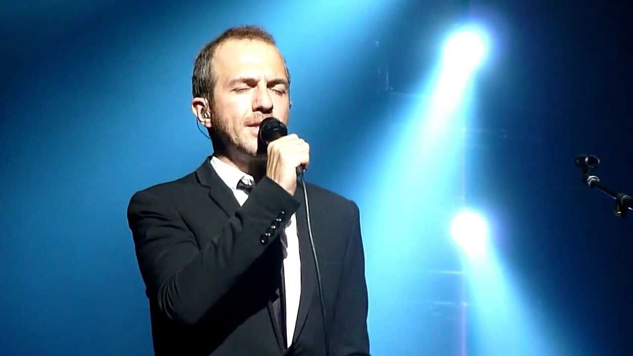 Calogero - En Concert Symphonique Background