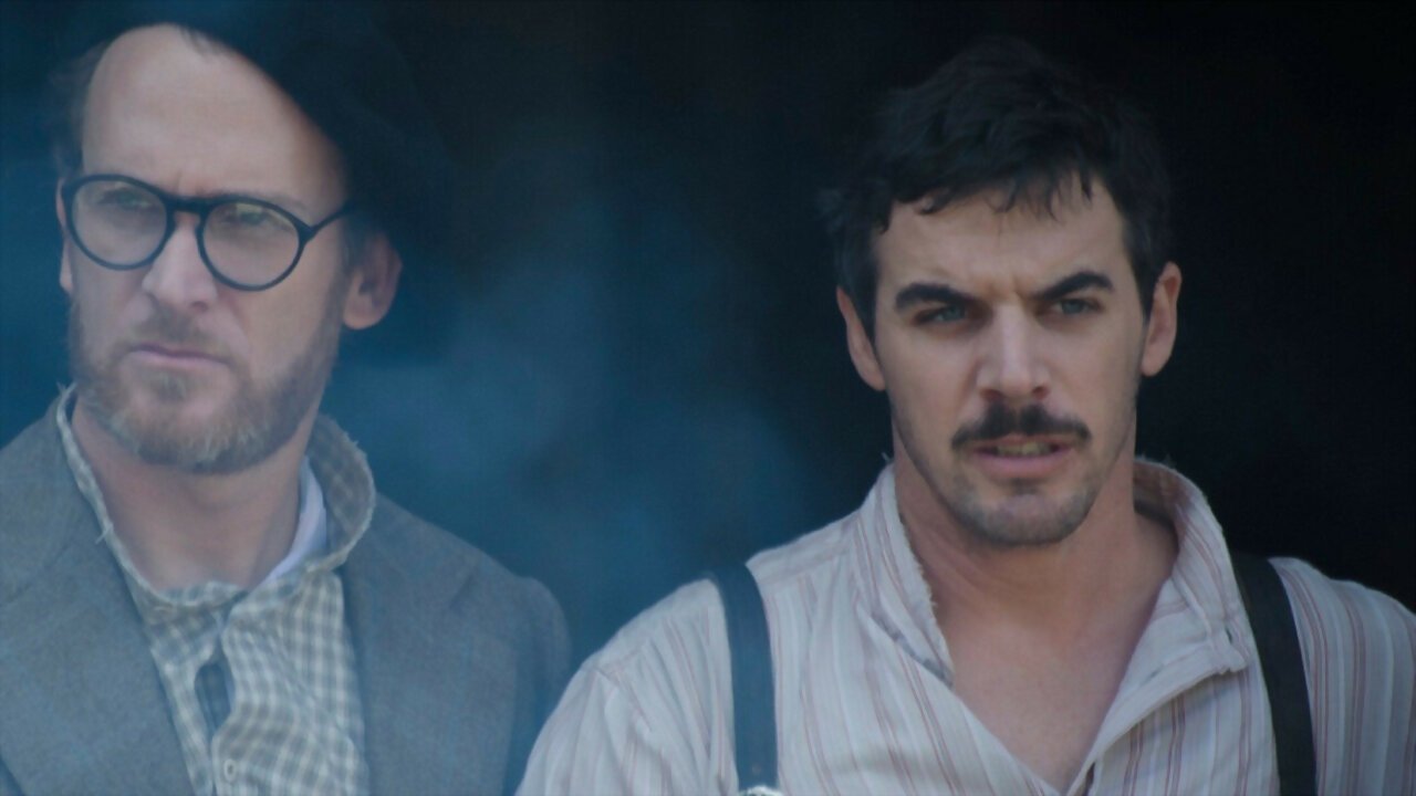 Un Dios prohibido Background