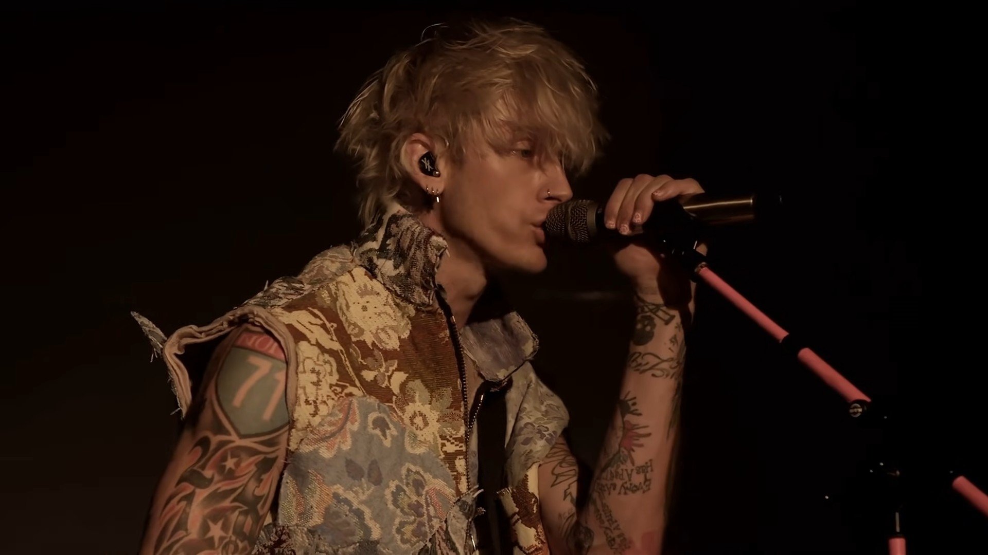 Machine Gun Kelly - Tickets to My Downfall (Live at The Roxy) Background