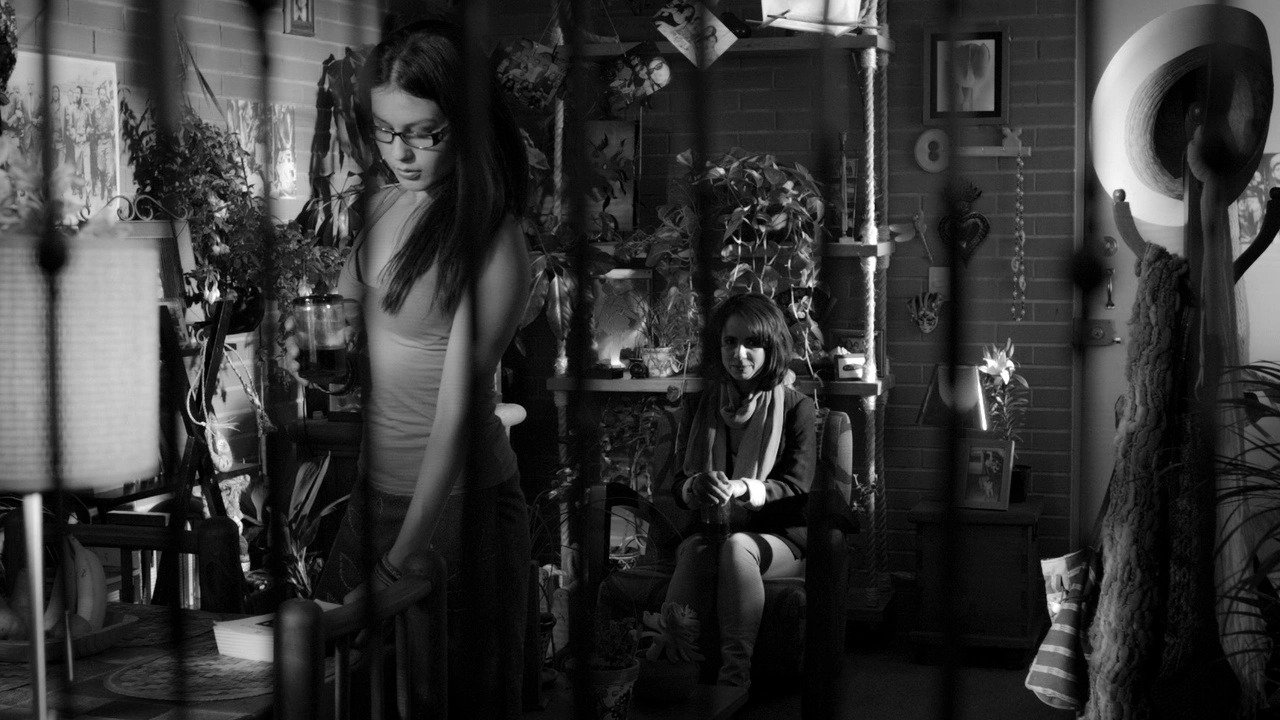 Todo el mundo tiene a alguien menos yo Background