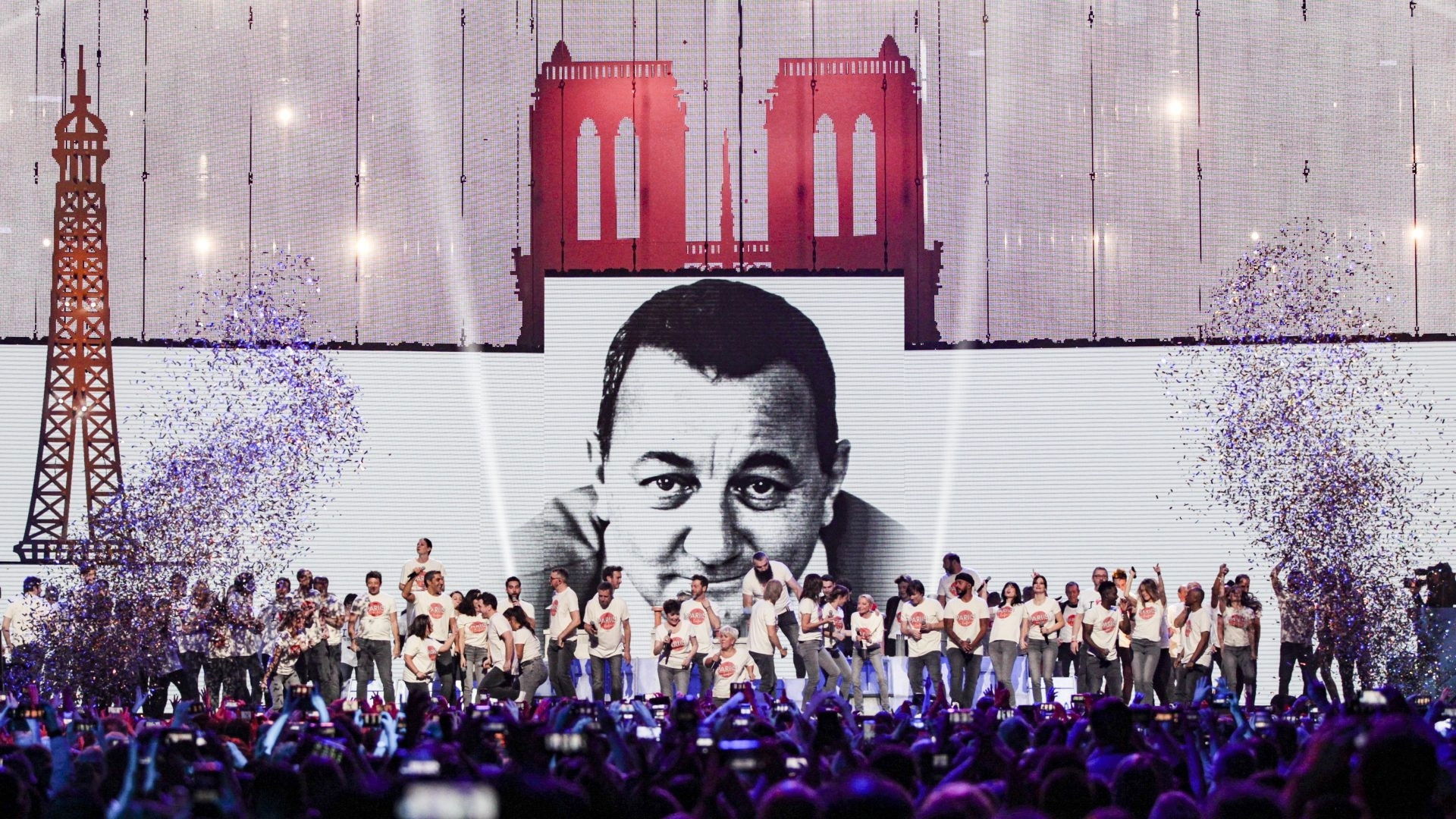 Les Enfoirés 2020 - Le Pari(s) des Enfoirés Background