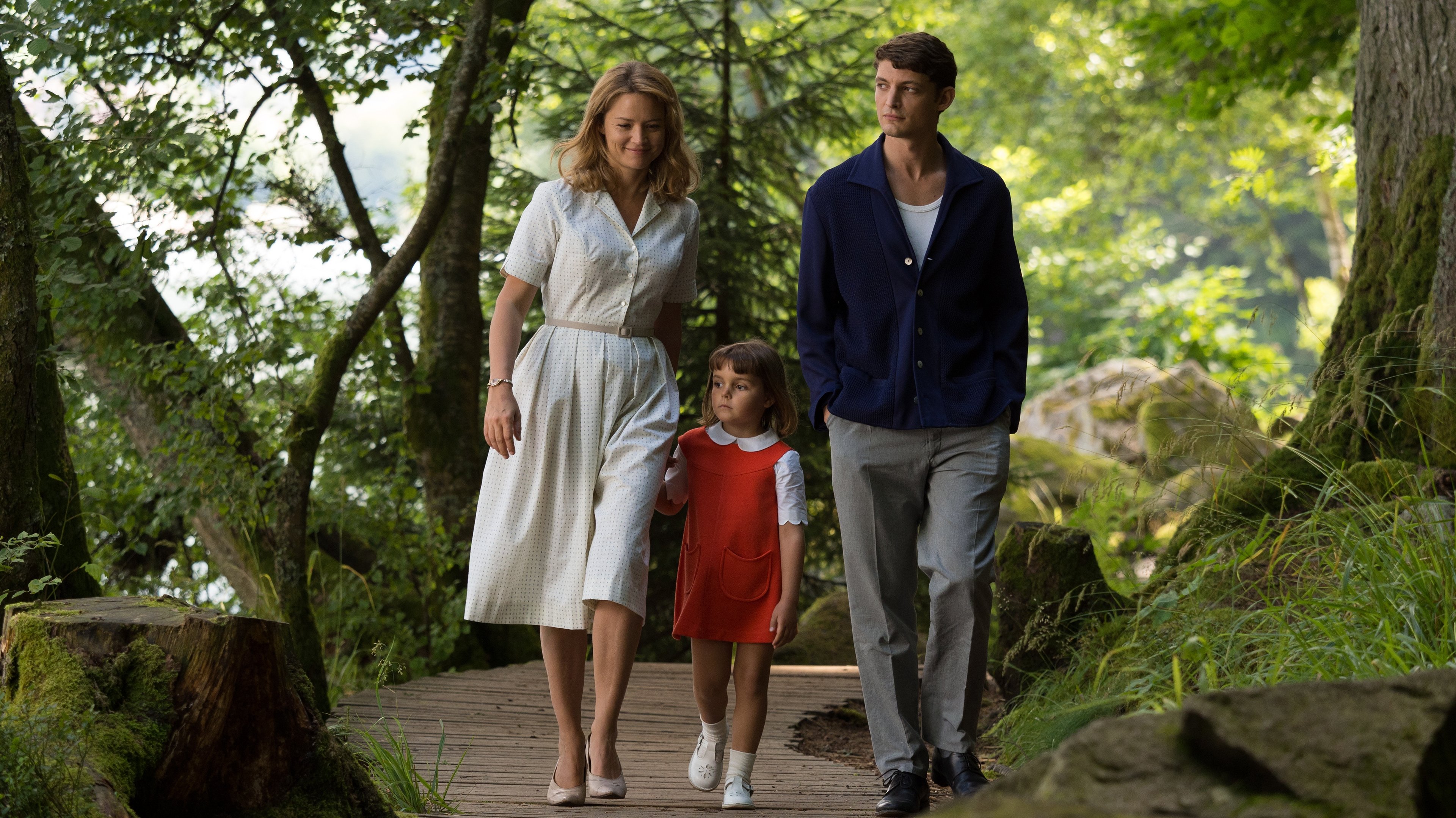 An Impossible Love Background