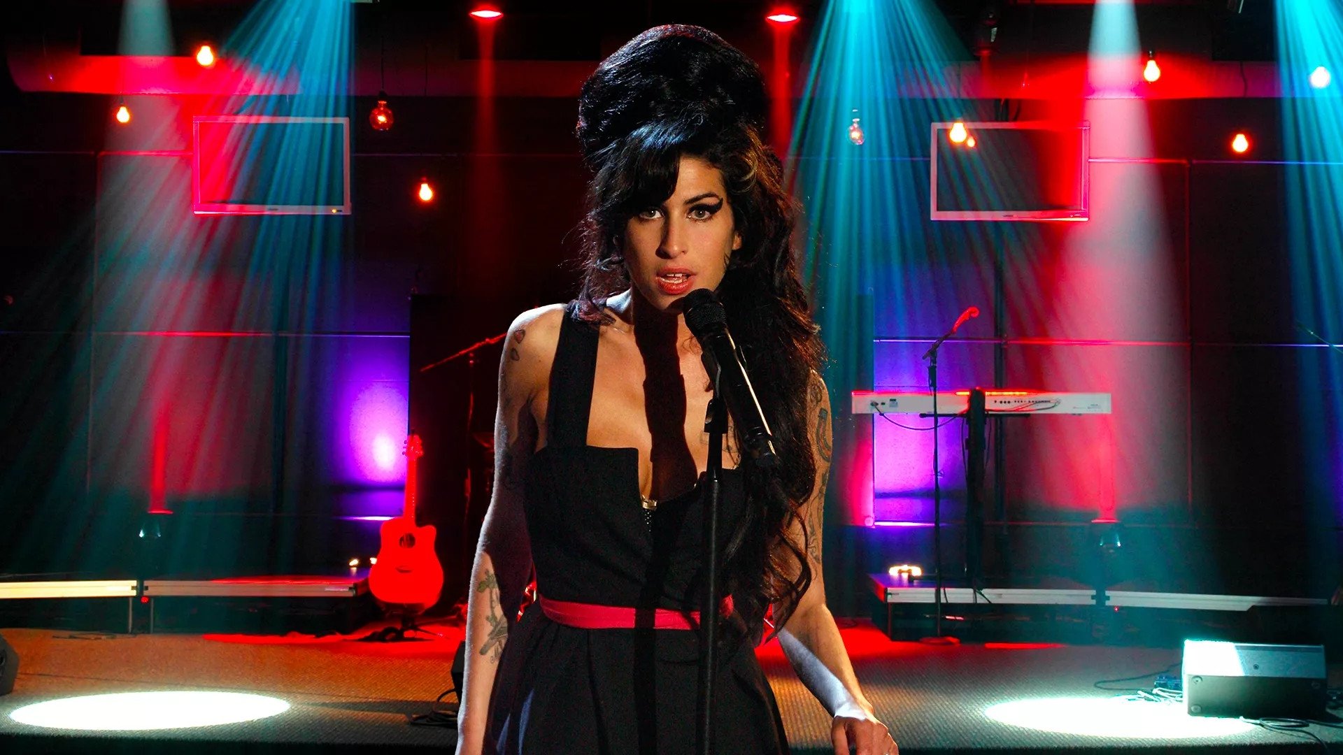Amy Winehouse : Le Destin tragique de la diva de la soul Background