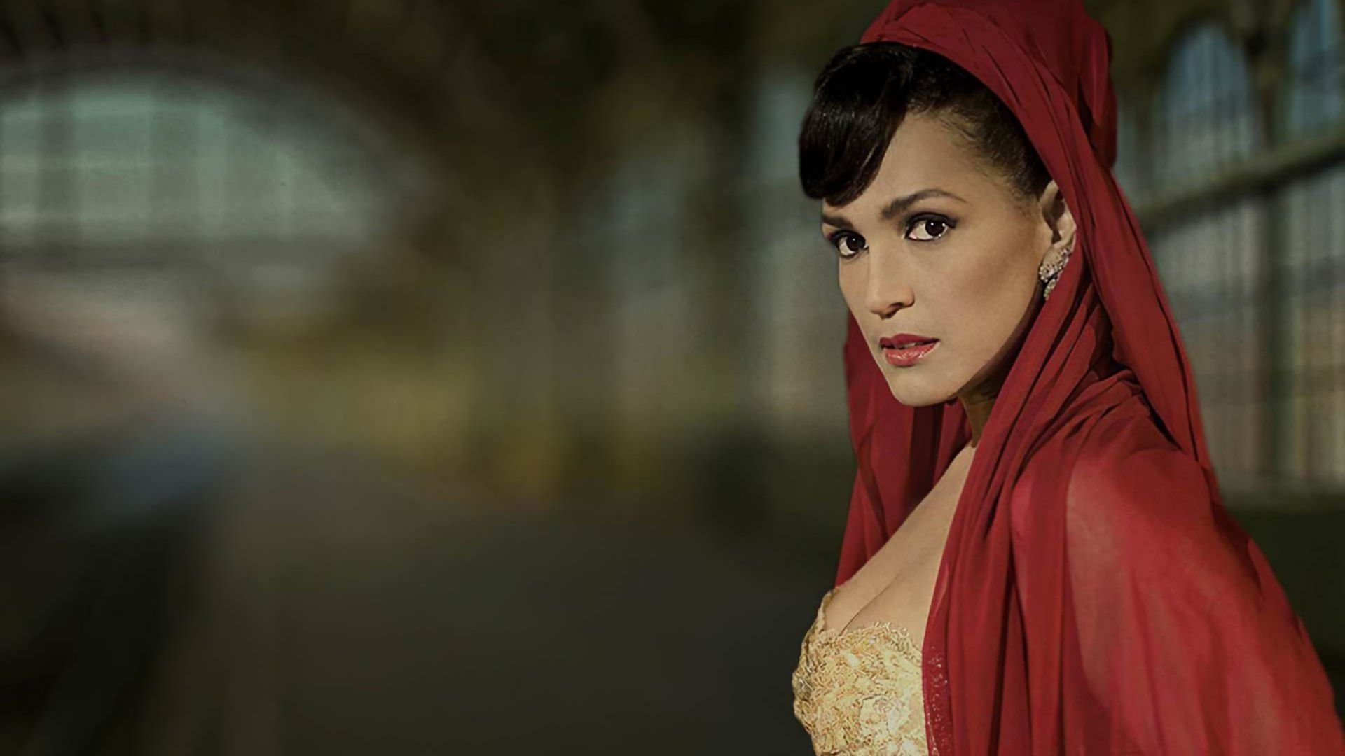 María Montez: La película Background