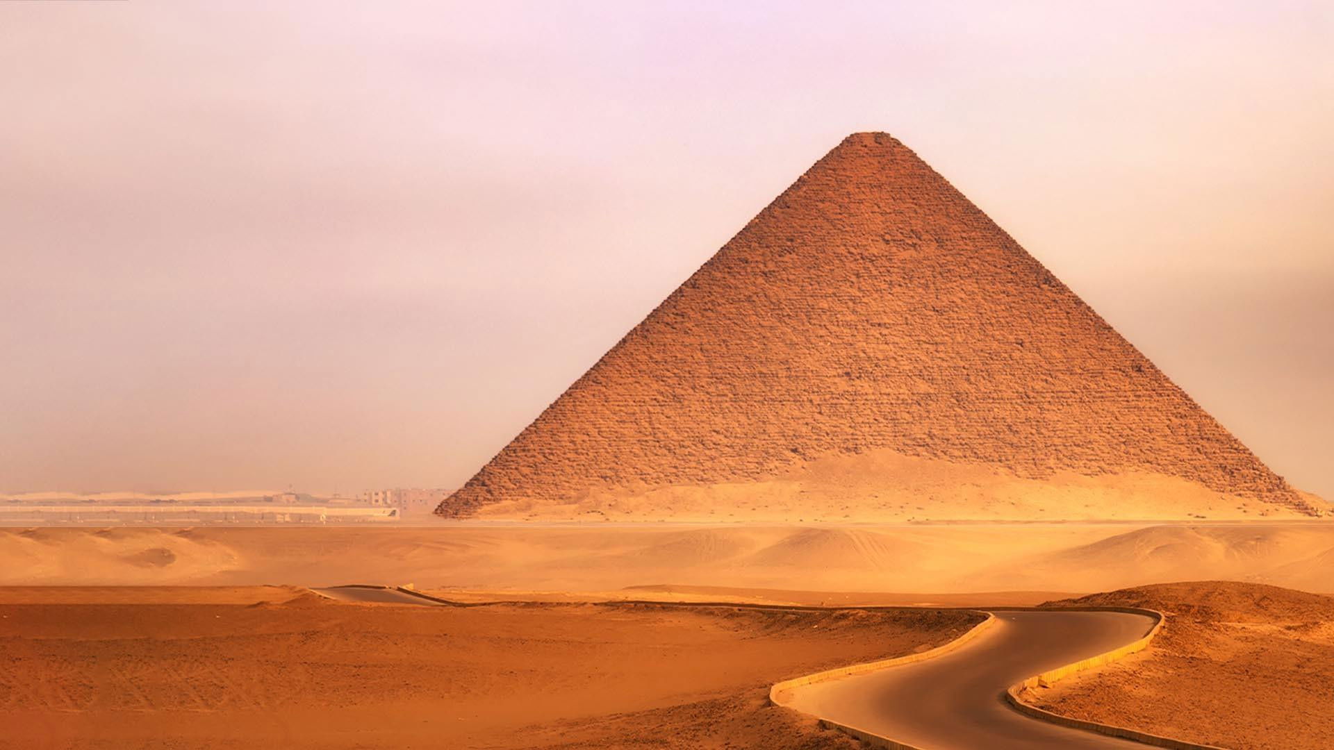 L'Énigme de la pyramide maudite : Dahchour Background